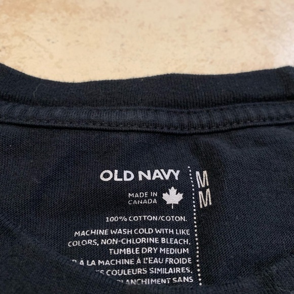 Old Navy Canada Athletics T-Shirt Size M - Picture 2 of 5